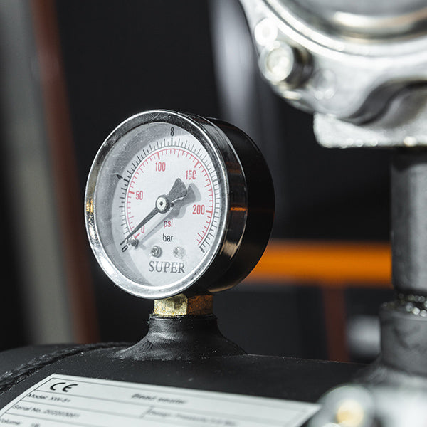 Attrezzo tallonatore per pneumatici