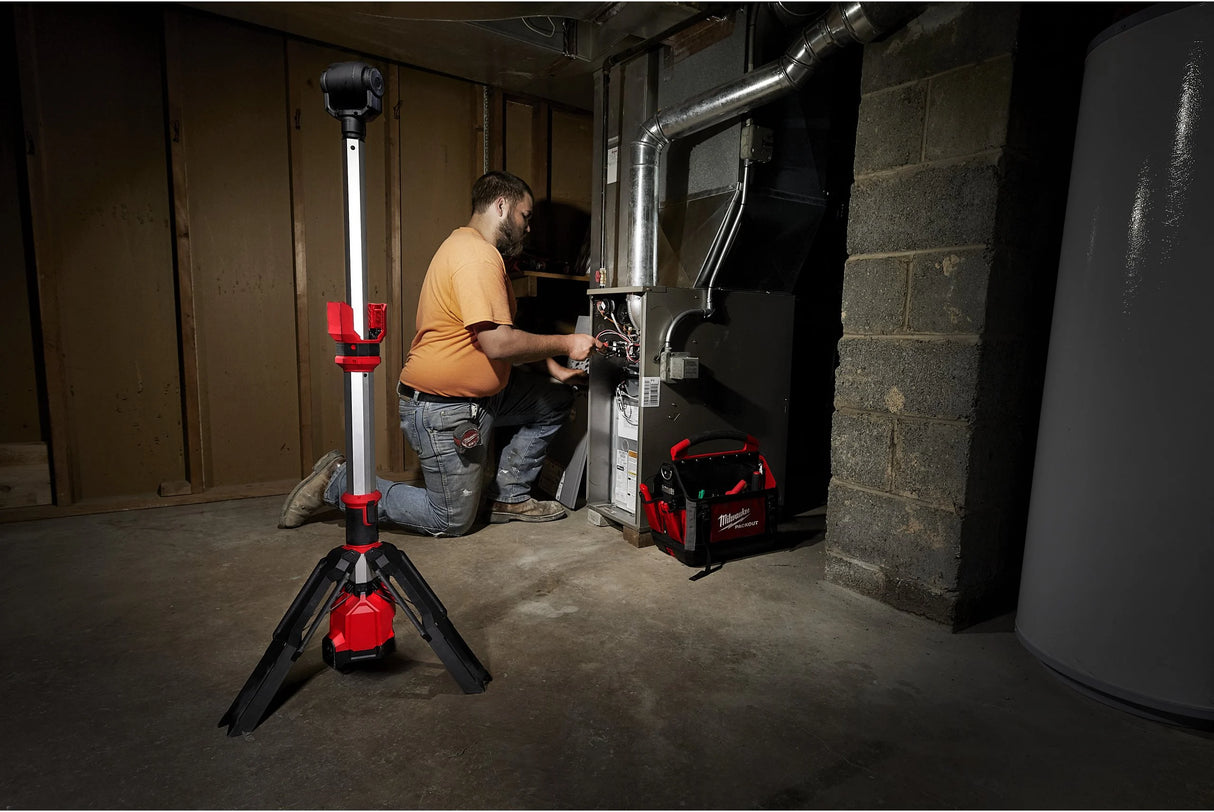 Milwaukee torre faro M12 1400L