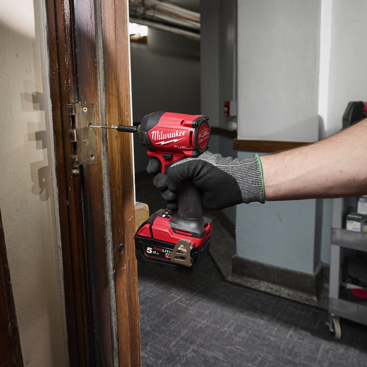Milwaukee Avvitatore ad Impulsi Silenzioso ¼″ Esagonale con Tecnologia Idraulica SURGE™ M18 FUEL™ Senza Batteria