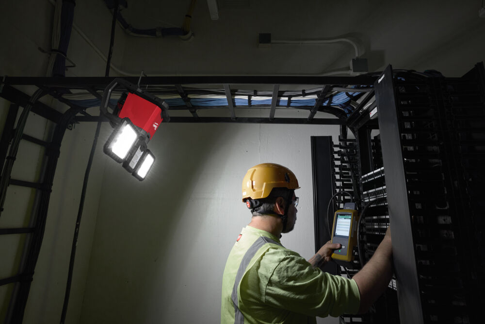 Faro LED da cantiere M18™ con 3 teste multidirezionali - M18 MDTL-0