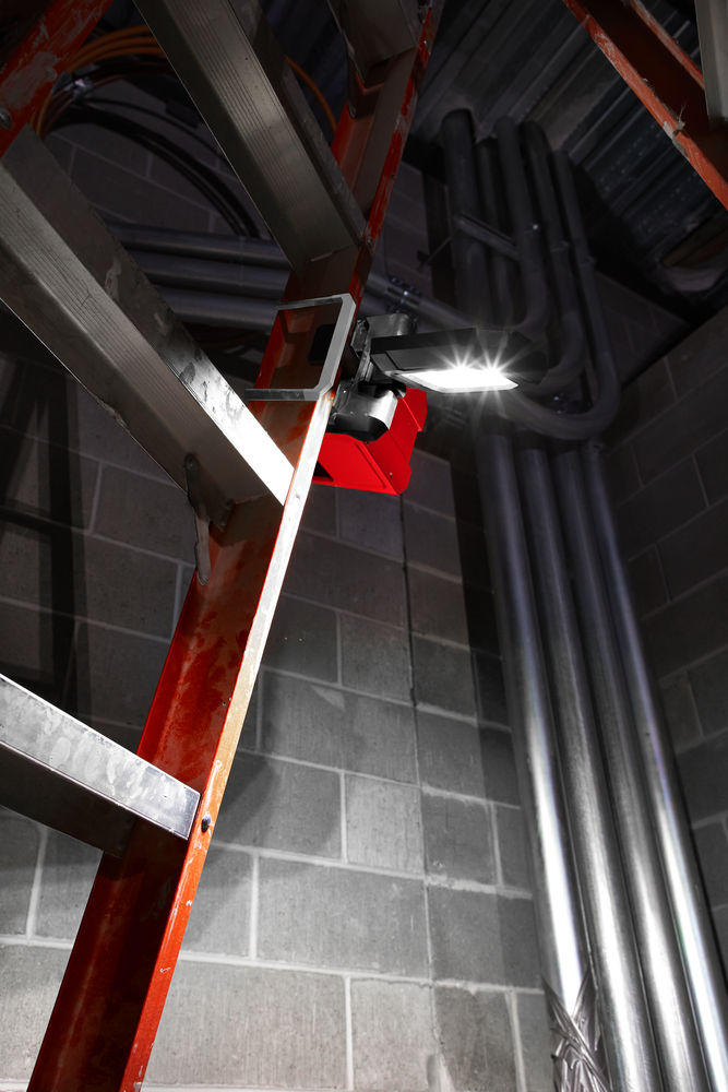 Faro LED ruotabile M18™