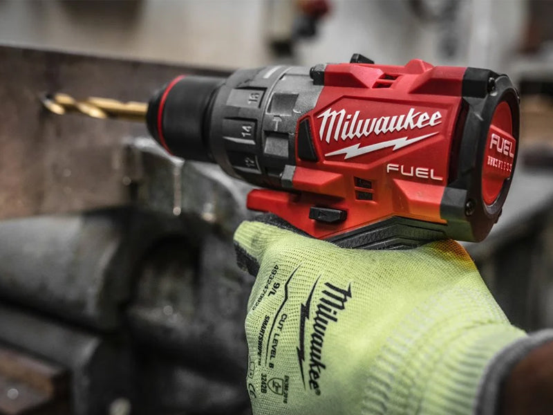 Milwaukee M18 KIT 18V trapano FPD3 + smerigliatrice FSAG125X + 2 batterie e valigette