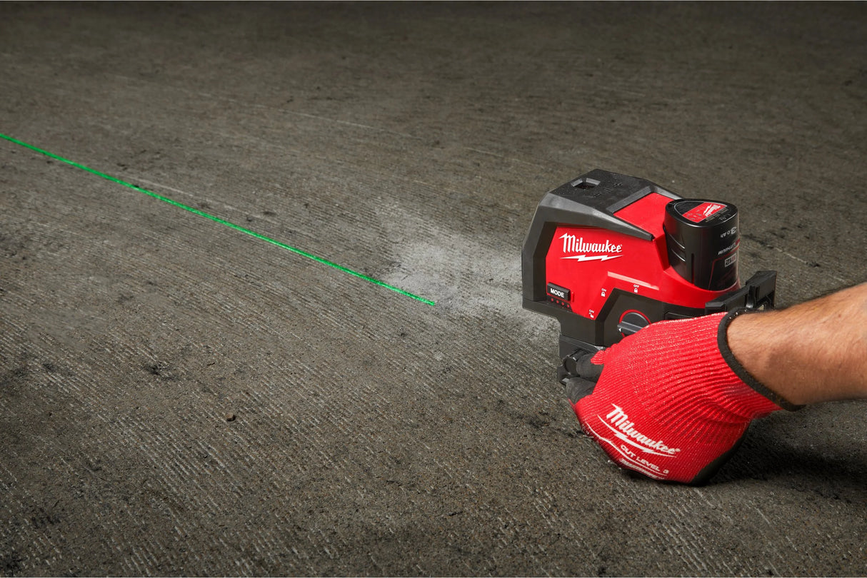 Milwaukee laser lineare verde M12™ a 2 linee