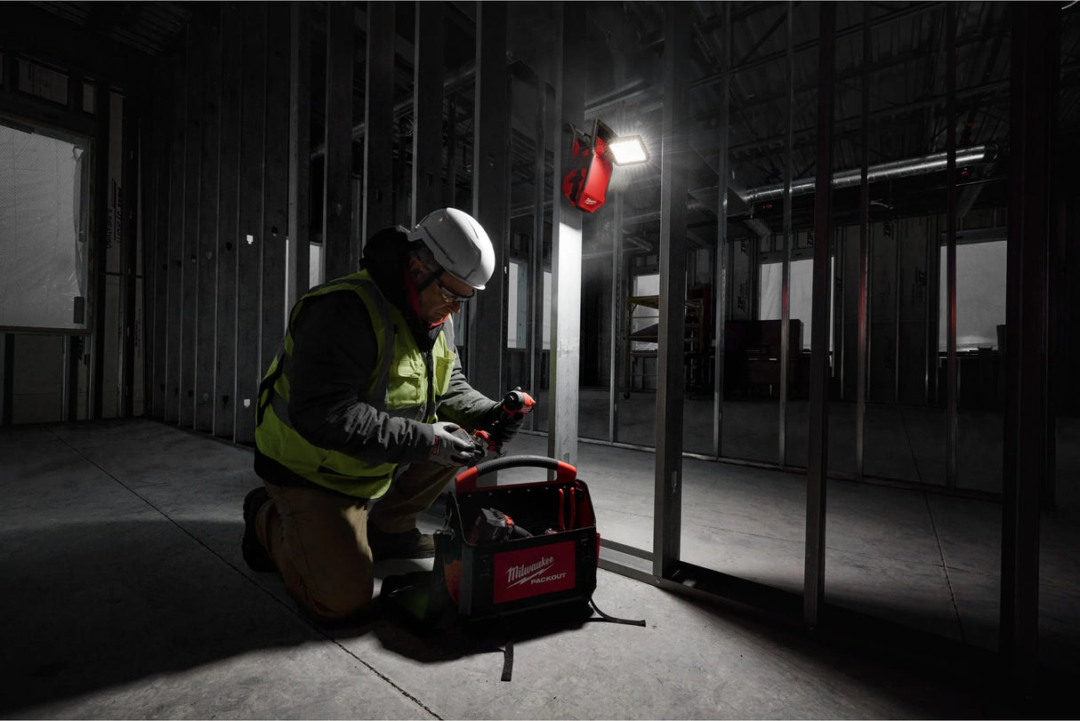 Milwaukee faro led M18 con testa direzionabile