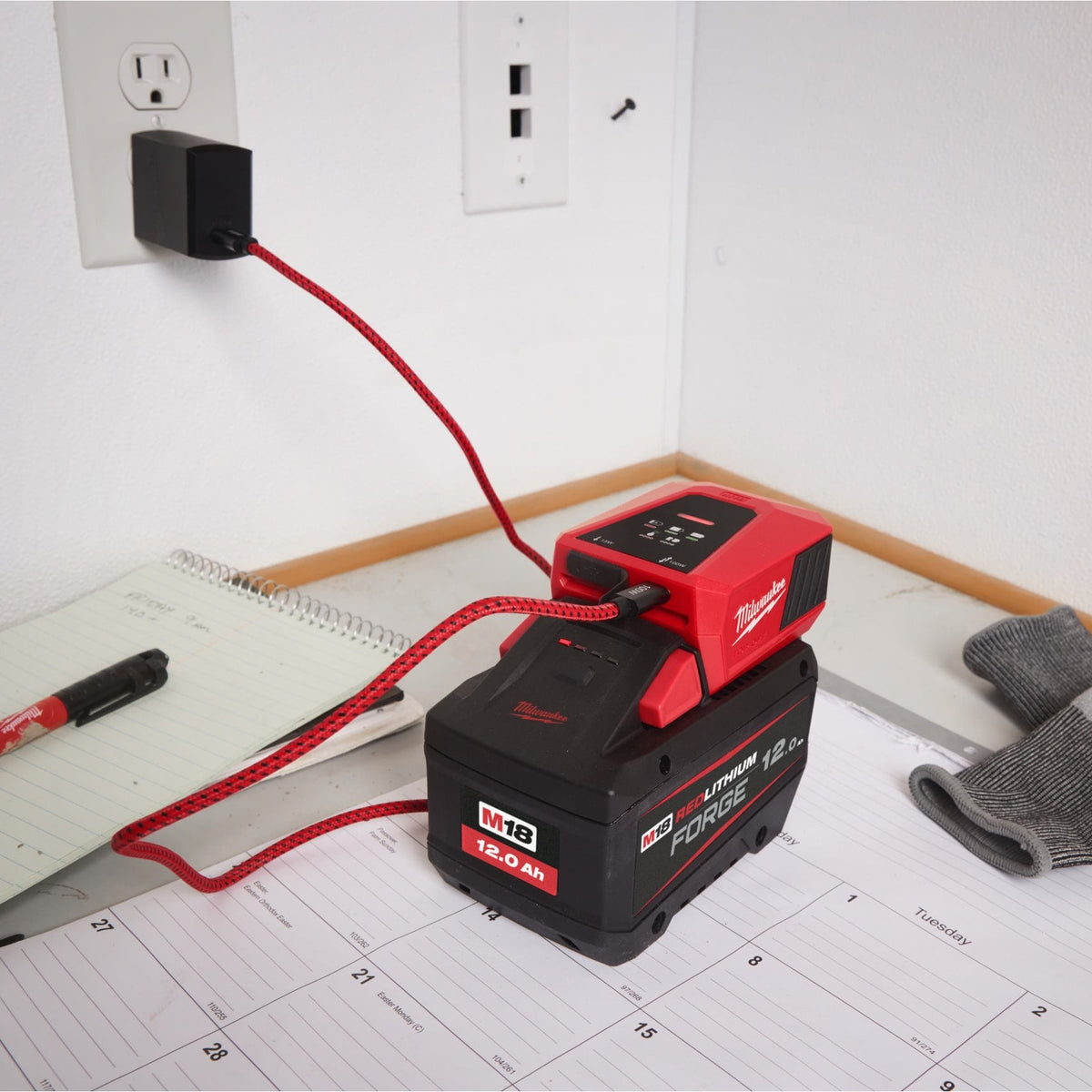 Milwaukee Mini Caricabatterie M18™ 2 in 1 con Power Bank