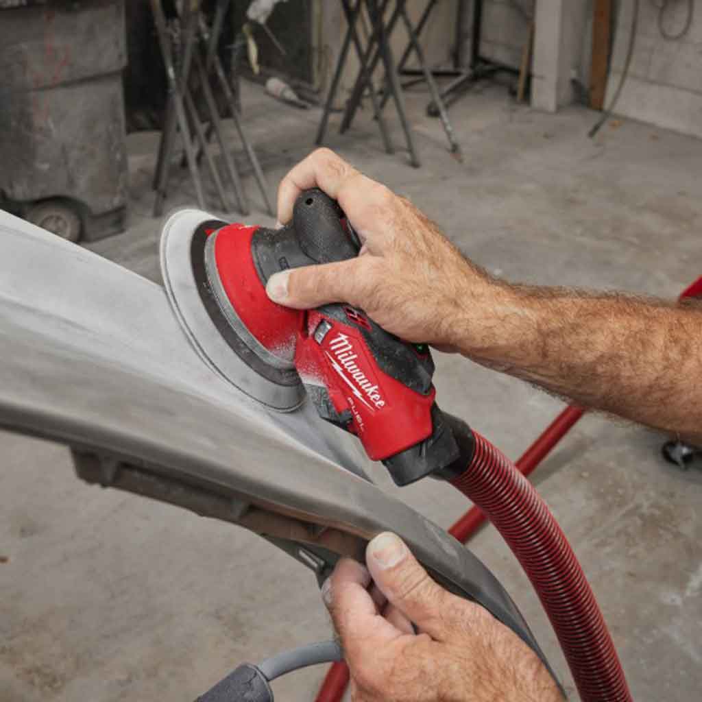 Milwaukee levigatrice palmare roto orbitale 150mm con orbita 5.0 mm M12 FUEL™